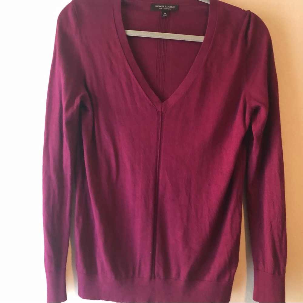 Banana Republic burgundy cashmere blend sweater
